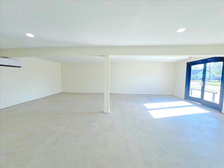 More Photos Of 7704 Irvington Blvd, Houston General Retail For Lease