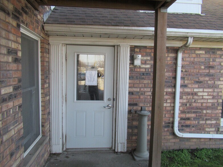 More Photos Of 5250 W Plattner Dr, Alsip Warehouse For Lease