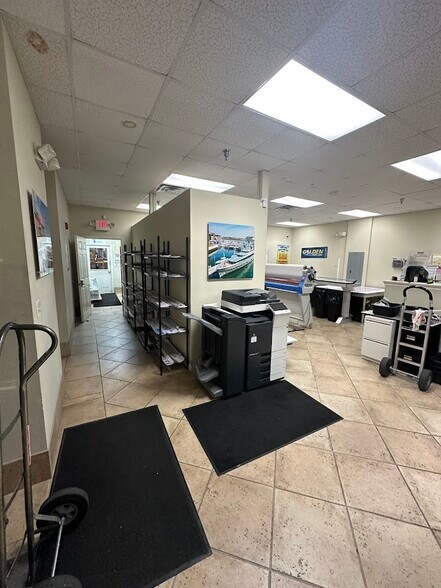 More Photos Of 7904 Interstate Ct, North Fort Myers Warehouse For Lease