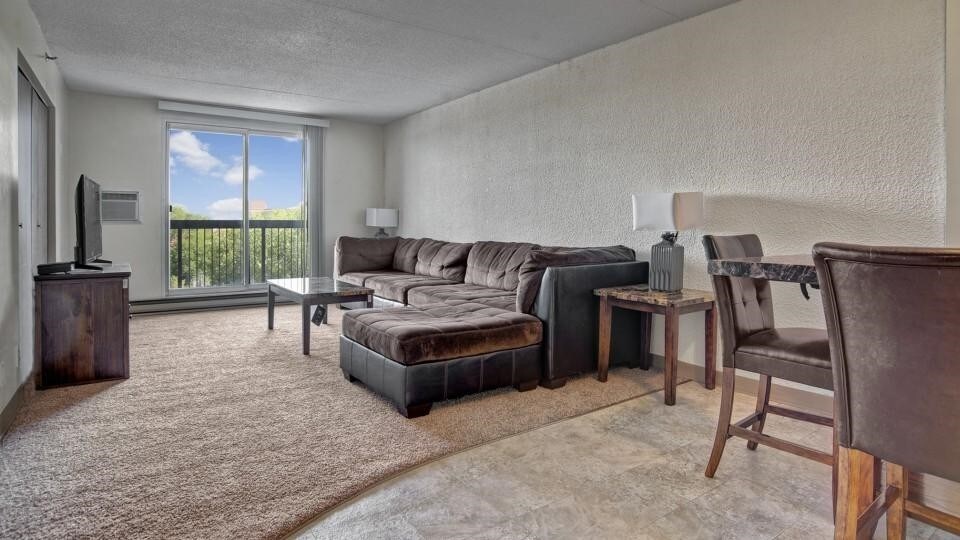 More Photos Of 2131 Broad St, Regina Apartments For Lease