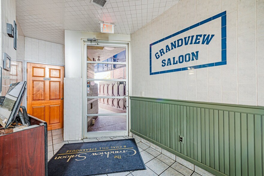 More Photos Of 1212 Grandview Ave, Pittsburgh Restaurant For Sale