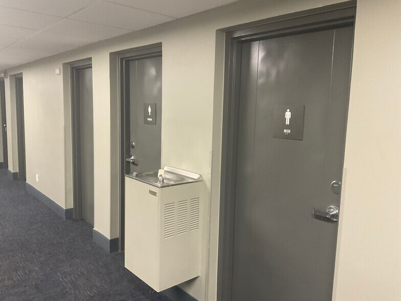 More Photos Of 4045 N Wadsworth Blvd, Wheat Ridge Office For Sale