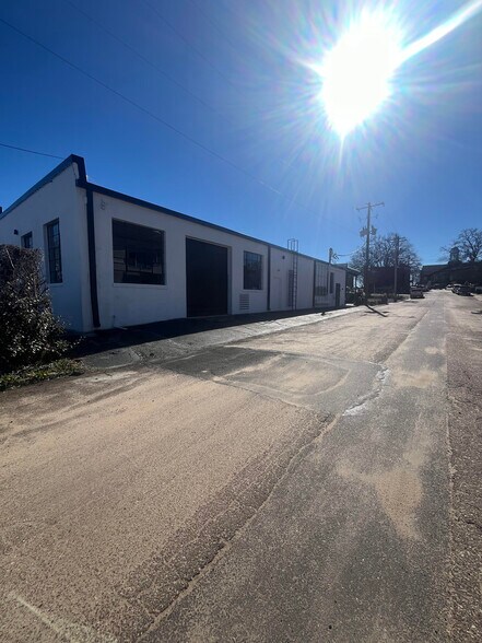 More Photos Of 2445 Highway 51, Hernando Restaurant For Lease