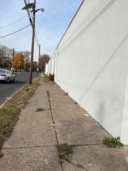 More Photos Of 54-60 Oakland St, Trenton Warehouse For Sale