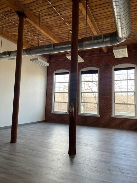 More Photos Of 143 West St, New Milford Light Manufacturing For Lease
