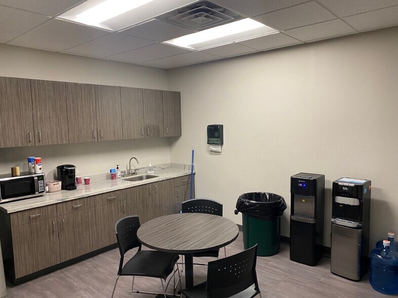 More Photos Of 6345 S Pecos Rd, Las Vegas Office For Lease