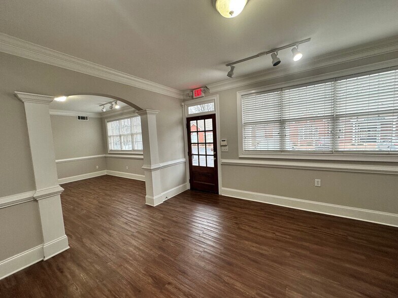 More Photos Of 327 Dahlonega St, Cumming Medical For Sale