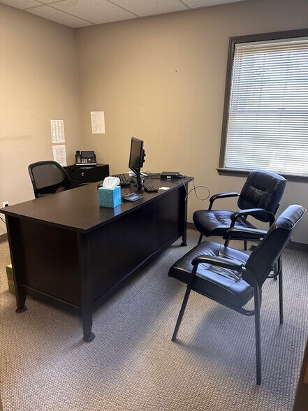 More Photos Of 1289 S Linden Rd, Flint Medical For Lease