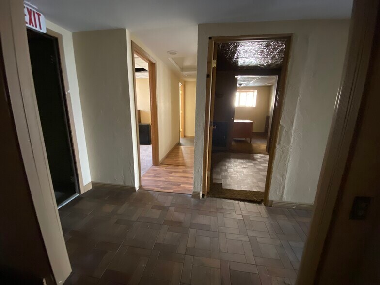 More Photos Of 519 E Walnut St, Green Bay General Retail For Sale