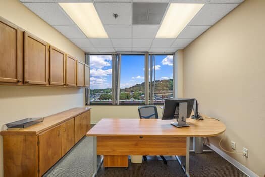 More Photos Of 222 S Sidney Baker St, Kerrville Office For Lease