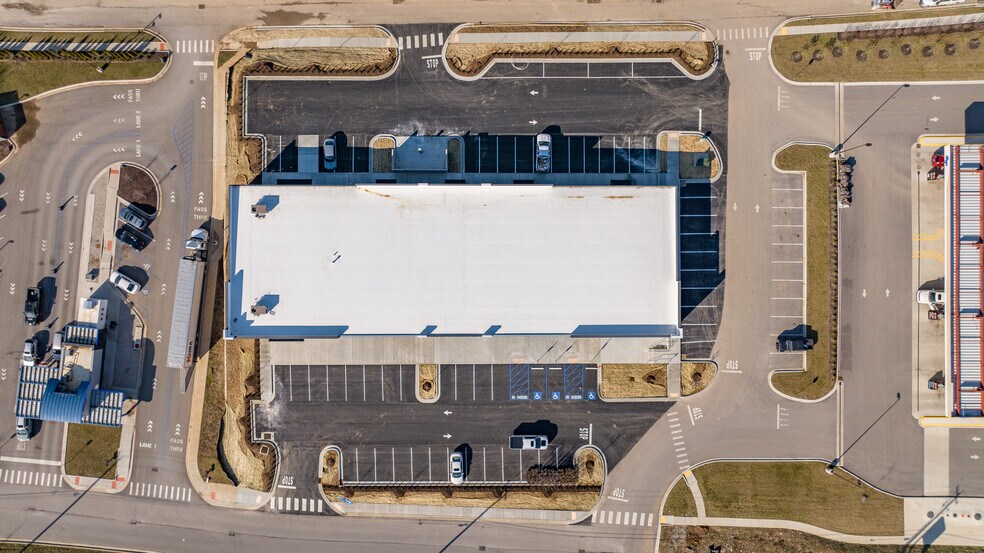 More Photos Of 4257 Harrodsburg Rd, Lexington General Retail For Lease