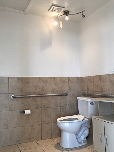 More Photos Of 13250 Rosecrans Ave, Norwalk Storefront For Lease