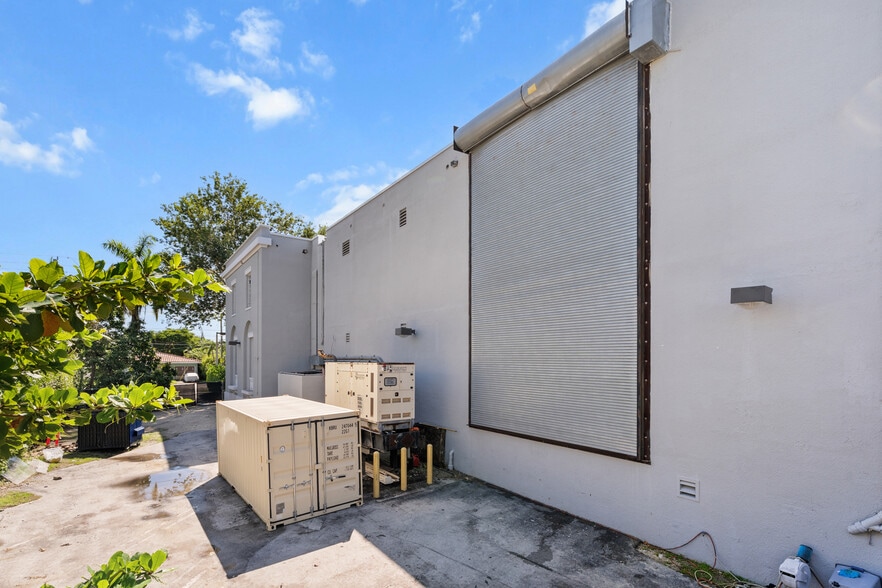More Photos Of 5960 SW 57th Ave, Miami Office For Sale