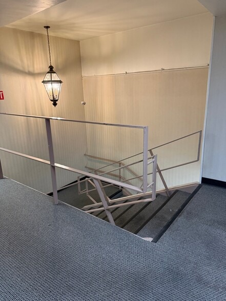 More Photos Of 5451 Laurel Canyon Blvd, Valley Village Medical For Lease