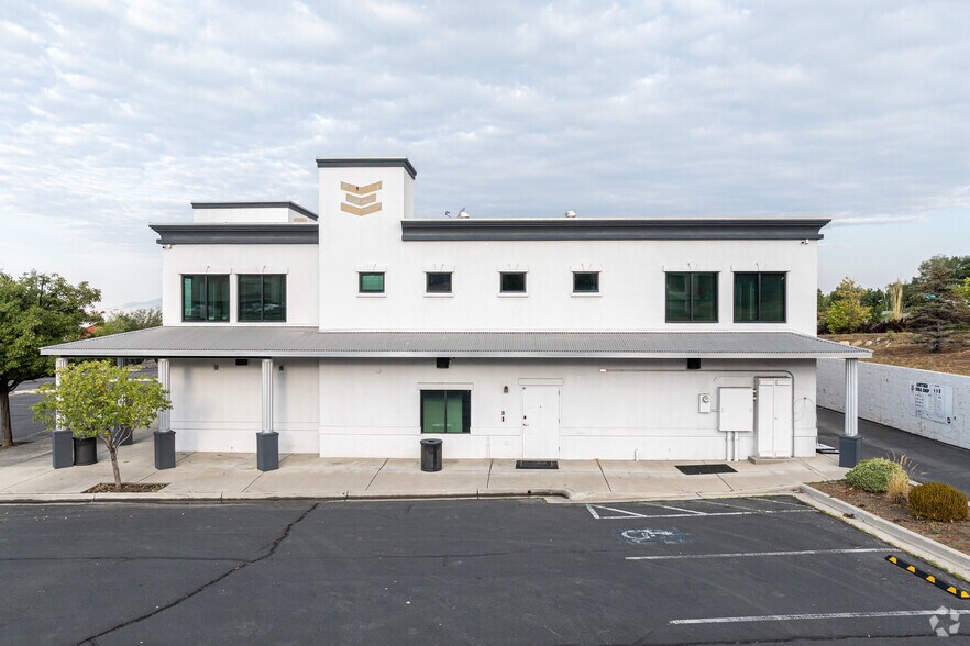 More Photos Of 495 W University Pky, Orem General Retail For Sale