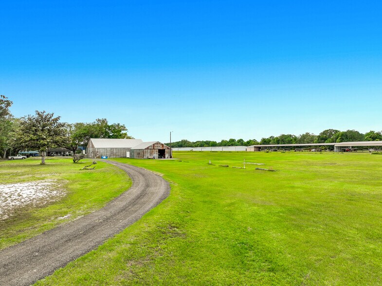 More Photos Of 7001 W Jones Ave, Mount Dora Airplane Hangar For Sale
