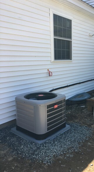 More Photos Of 1216 Portland Rd, Arundel Medical For Sale