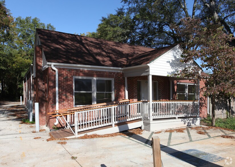 Primary Photo Of 4260 E Ponce De Leon Ave, Clarkston Coworking Space