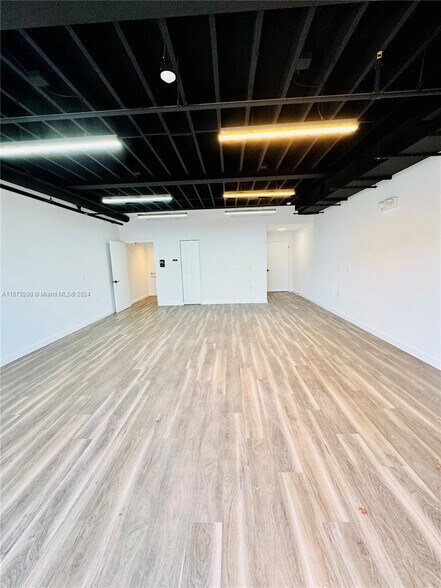 More Photos Of 7265 NW 74th St, Medley Warehouse For Sale