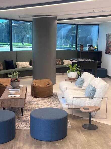 More Photos Of 10281 W Pico Blvd, Los Angeles Office For Lease