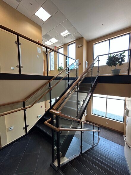 More Photos Of 5901 Dempster St, Morton Grove Office For Sale