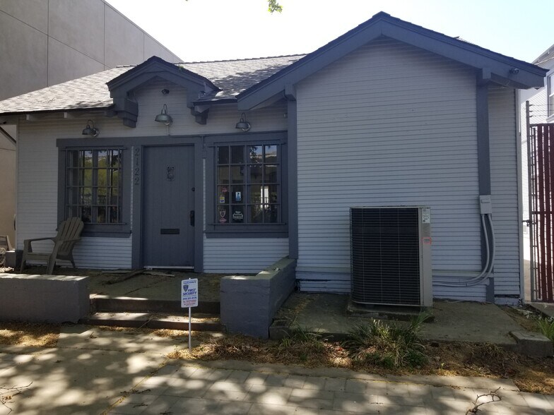 More Photos Of 2122 X St, Sacramento Flex For Sale