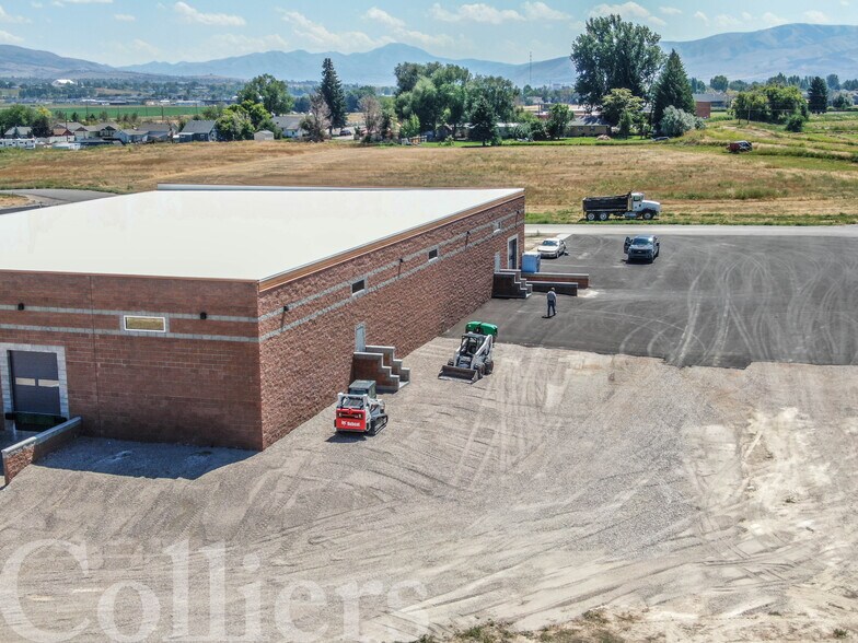 More Photos Of 12780 Go Way Ave, Chubbuck Warehouse For Sale