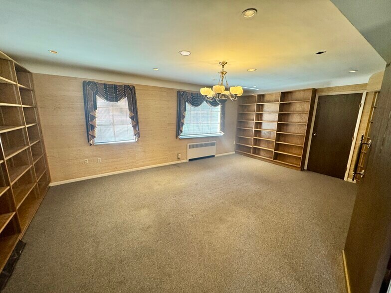 More Photos Of 5856 Glenway Ave, Cincinnati Medical For Lease