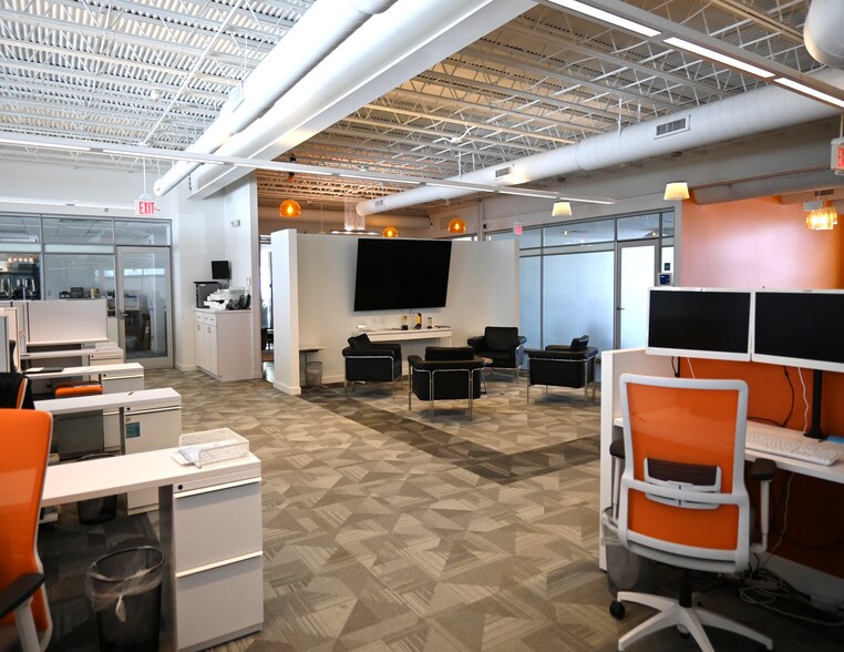 More Photos Of 40700 Woodward Ave, Bloomfield Hills Office For Sale