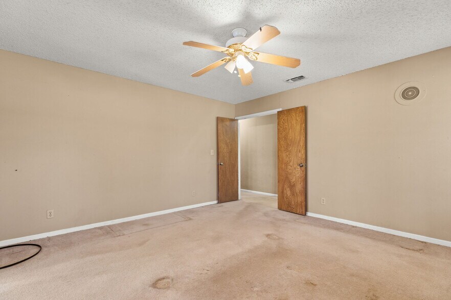 More Photos Of 12409 Lowden Ln, Manchaca Flex For Sale