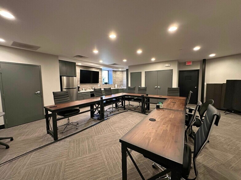More Photos Of 9114 Technology Ln, Fishers Loft Creative Space For Sale