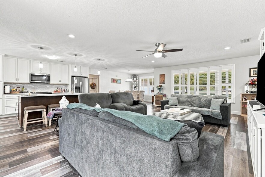 More Photos Of 7602 Kenya St, Jacksonville Specialty For Sale