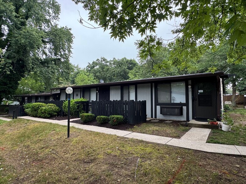 More Photos Of 8103 Glen Hollow Dr, Glen Burnie Apartments For Sale