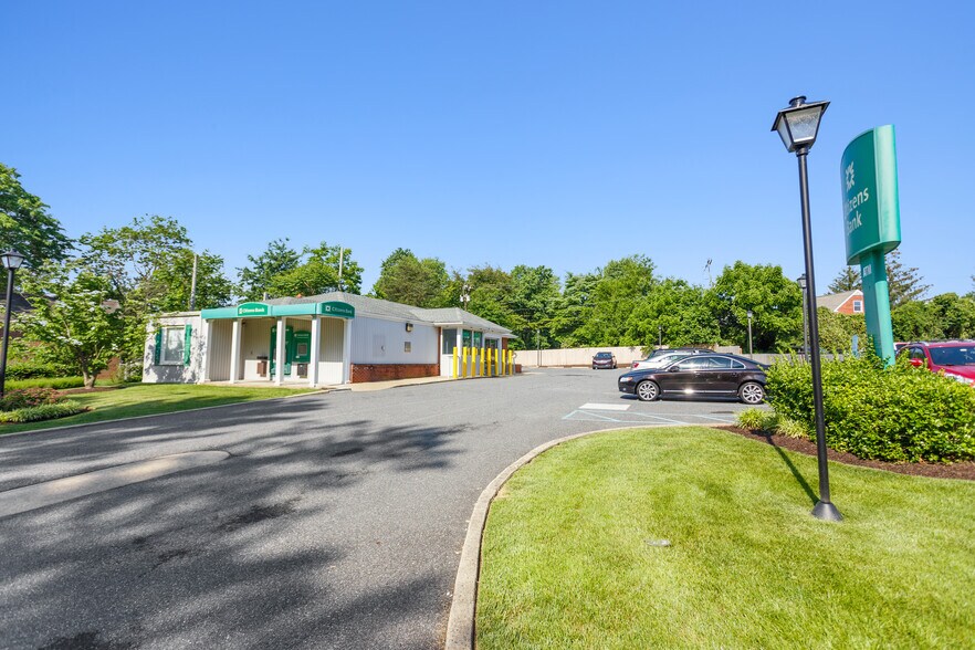 More Photos Of 1620 Marsh Rd, Wilmington Bank For Lease
