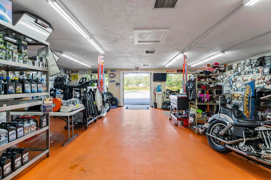 More Photos Of 1841 S Ridgewood Ave, Daytona Beach Freestanding For Sale