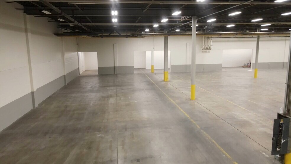 More Photos Of 65 Railroad Ave, Ridgefield Warehouse For Lease