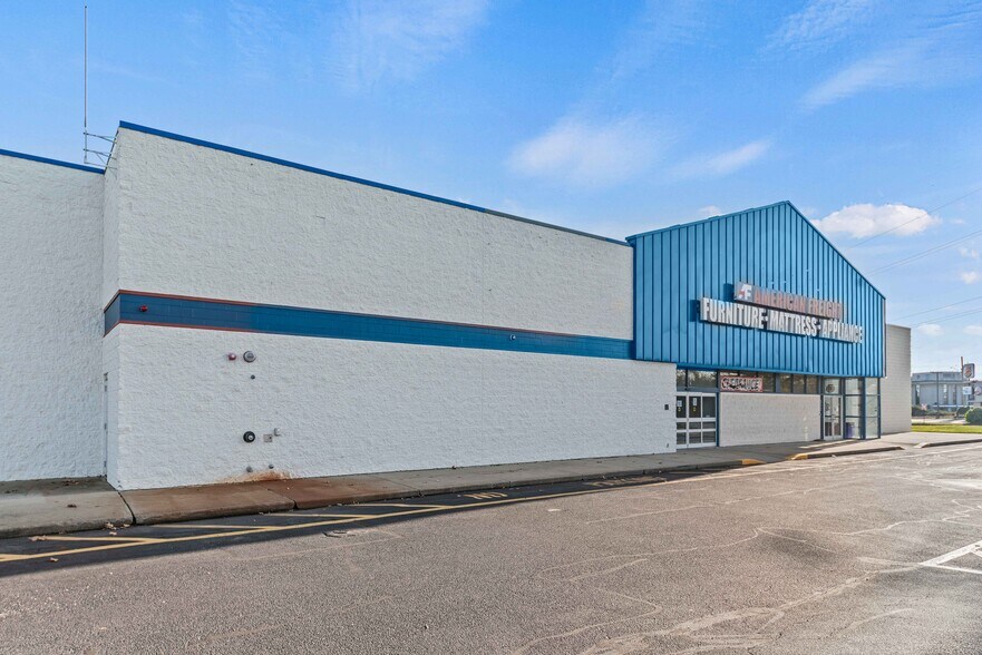 More Photos Of 1-42 Fairhaven Commons Way, Fairhaven Unknown For Lease