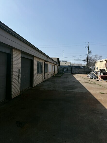 More Photos Of 4127 Weslow St, Houston Industrial For Lease