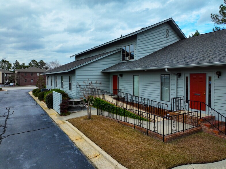 More Photos Of 572 Executive Pl, Fayetteville Medical For Lease