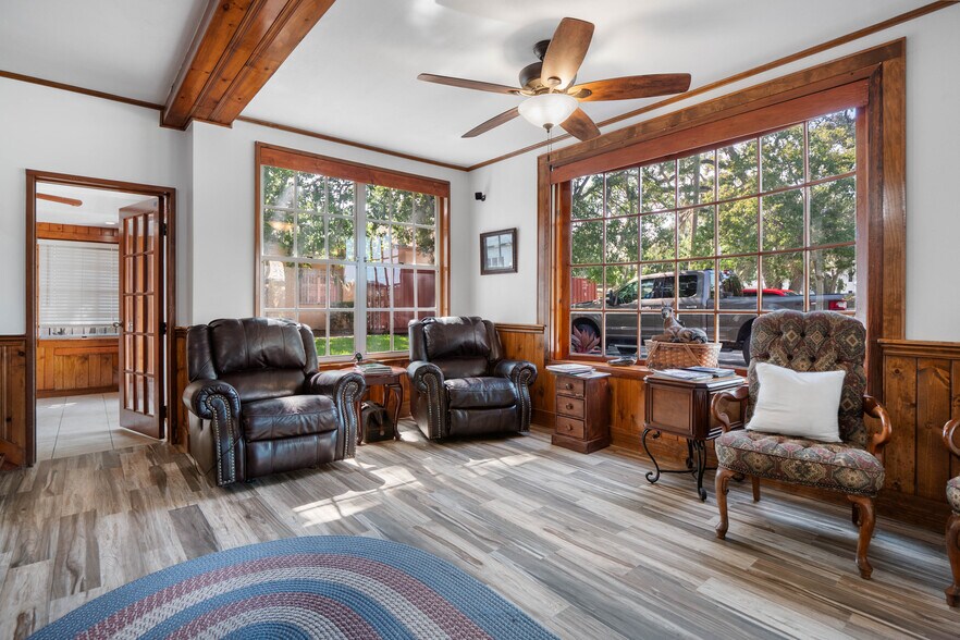 More Photos Of 123 Live Oak Ave, Daytona Beach Office Residential For Sale