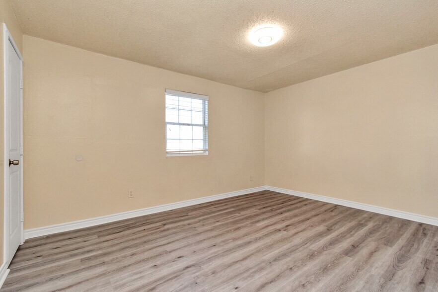 More Photos Of 6659 Brittmoore rd, Houston Multifamily For Sale
