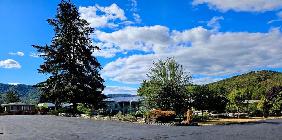 More Photos Of 6901 Old Stage Rd, Central Point Manufactured Housing Mobile Home Park For Sale