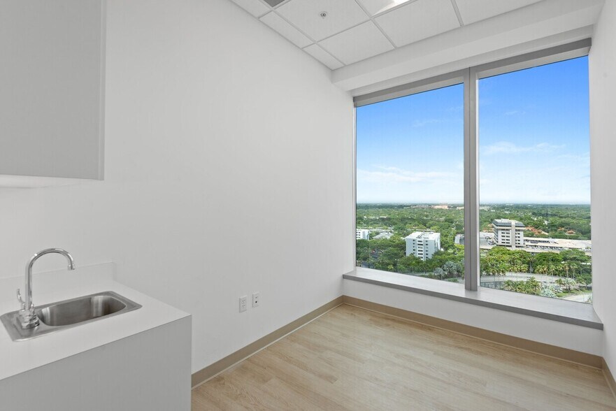 More Photos Of 8950 SW 74th Ct, Miami Medical For Lease