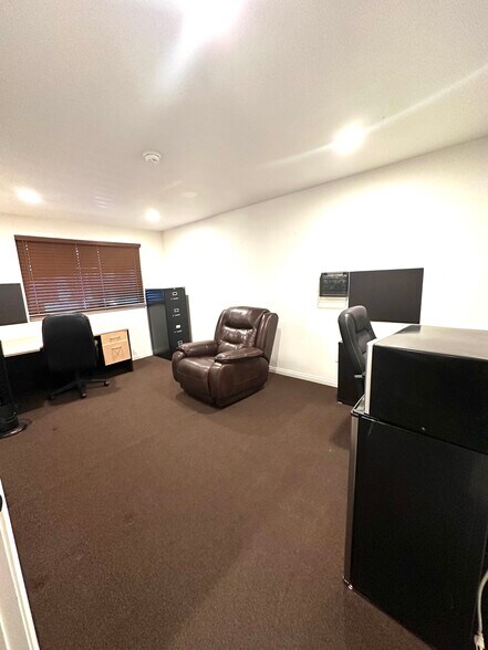 More Photos Of 2911-2943 Sammy Davis Jr Dr, Las Vegas General Retail For Lease