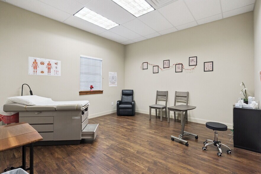 More Photos Of , Longwood Office For Sale