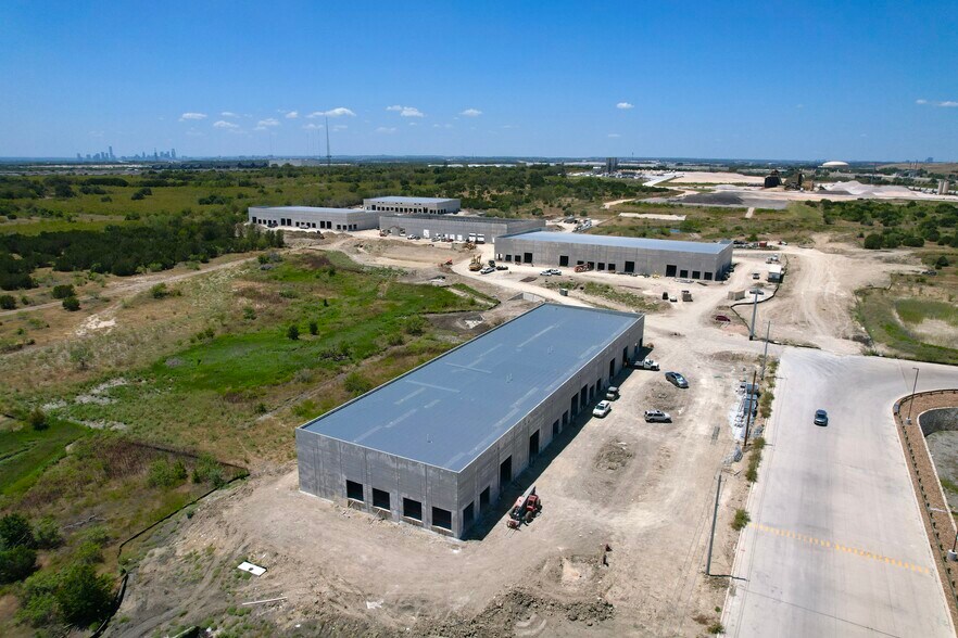 More Photos Of 9500 Decker Ln, Austin Unknown For Lease