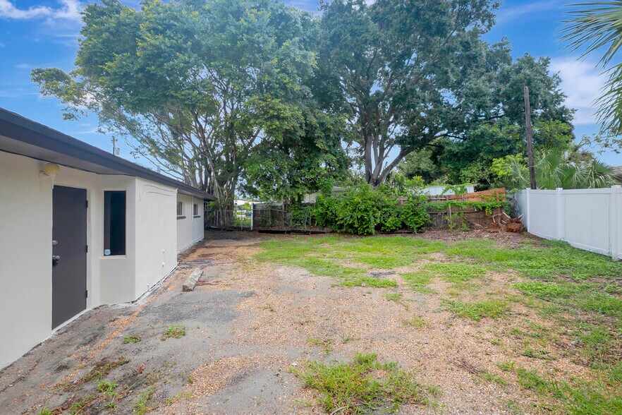 More Photos Of 1511 Indian Rocks Rd S, Largo Medical For Lease