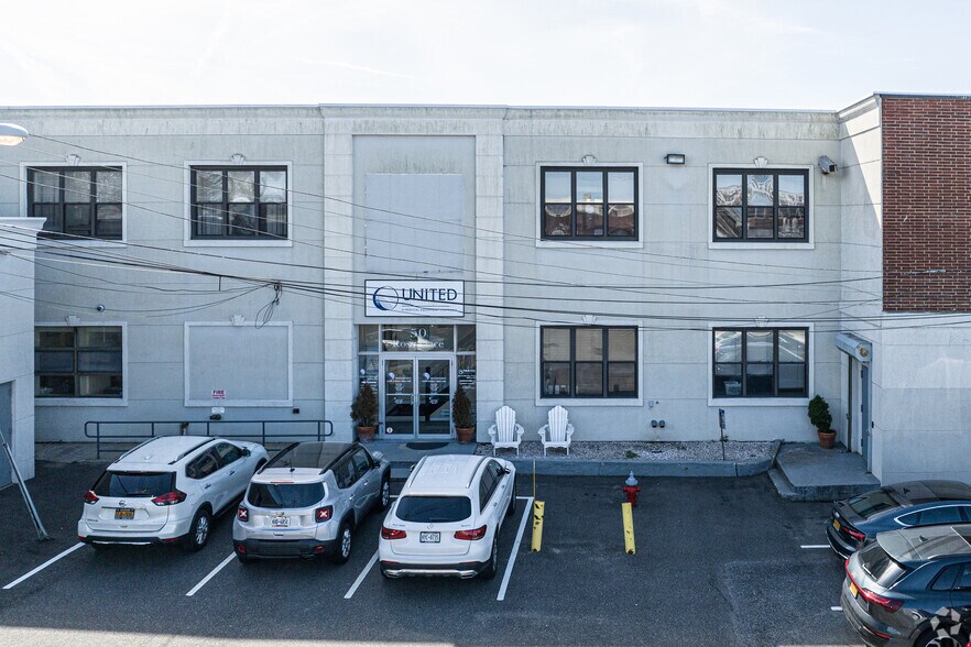 More Photos Of 50 Rose Pl, Garden City Park Warehouse For Lease