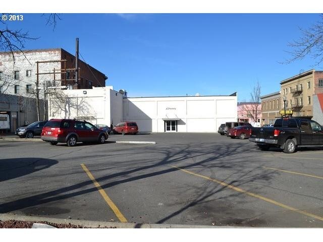 More Photos Of 212 E 2nd St, The Dalles Storefront For Sale