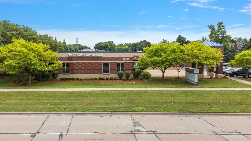 More Photos Of 38880 Garfield Rd, Clinton Township Medical For Lease